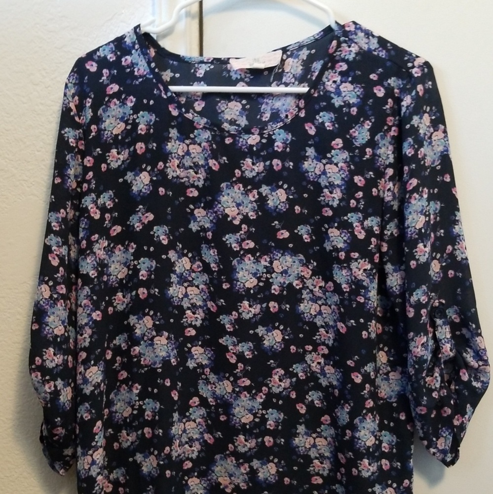 Flowered Flowy/Dressy Top.